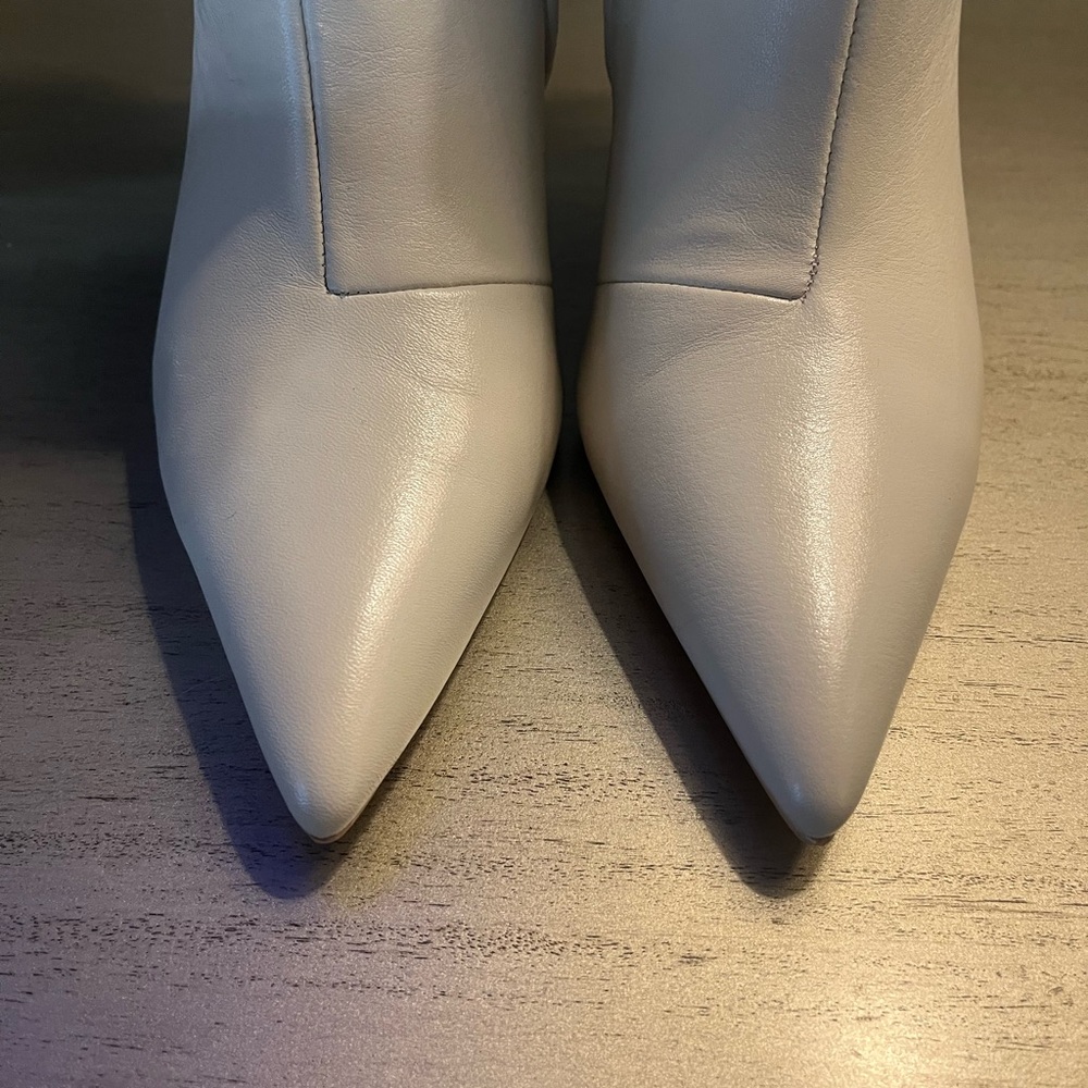 KURT GEIGER stunning boots. Soft leather and in new condition. Bling, Bling!!!! - Picture 13 of 13